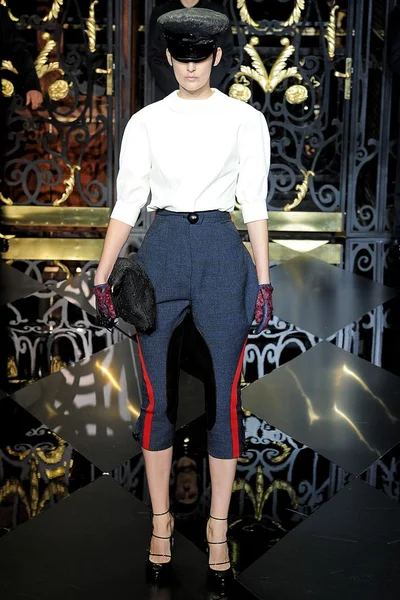 Look 7